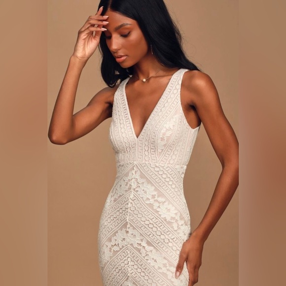 Alianna White Lace Mermaid Maxi Dress - Size M - Picture 3 of 8